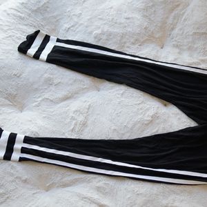 Striped white and black leggings